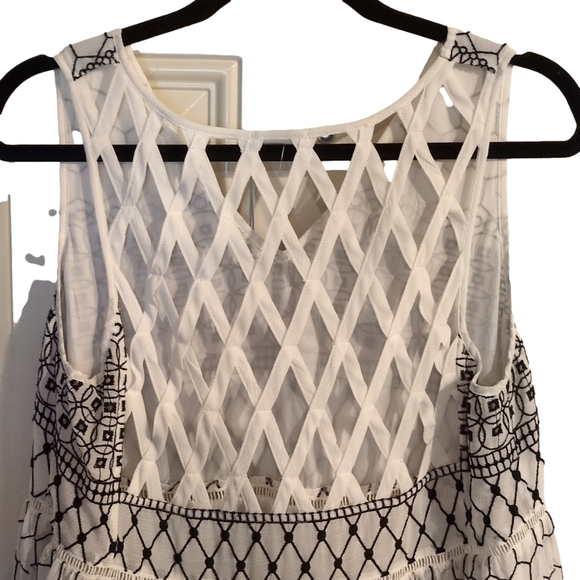 The Gentle Fawn Dress: A Stunning Combination of Elegance and Style - Picture 10 of 16